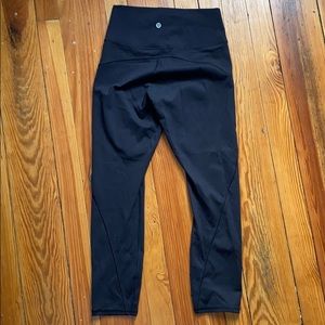 BLACK LULULEMON LEGGINGS SIZE 6